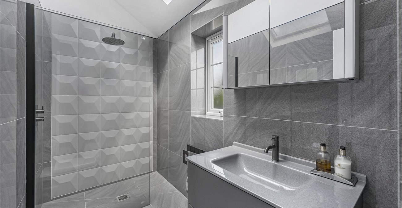 4 bedroom house for sale in Hextable | Robinson Jackson