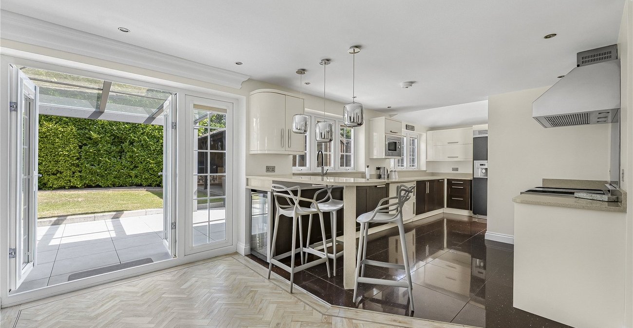 4 bedroom house for sale in Hextable | Robinson Jackson