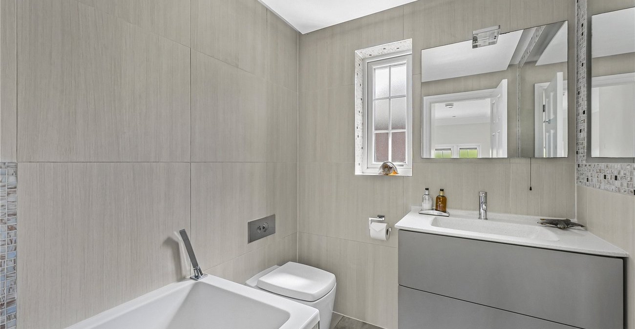 4 bedroom house for sale in Hextable | Robinson Jackson