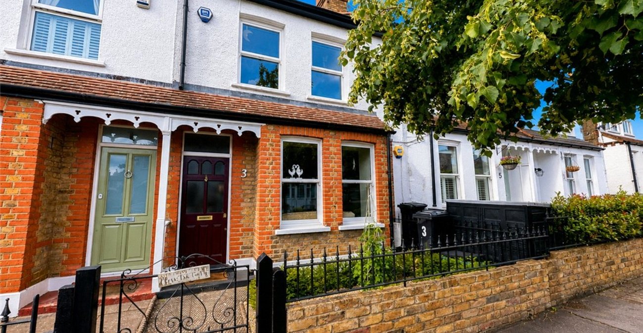 3 bedroom house for sale in Bromley | Robinson Jackson