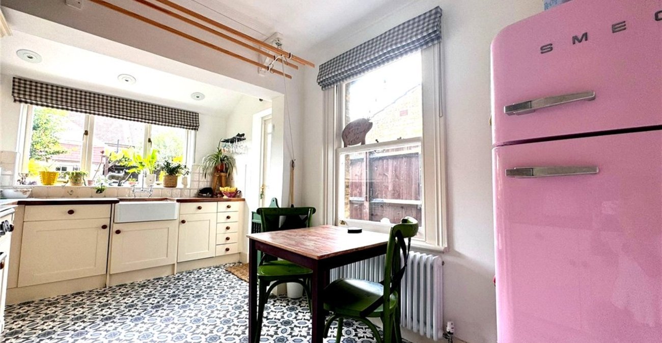 3 bedroom house for sale in Bromley | Robinson Jackson