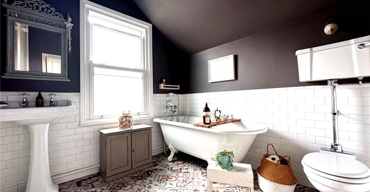 3 bedroom house for sale in Bromley | Robinson Jackson