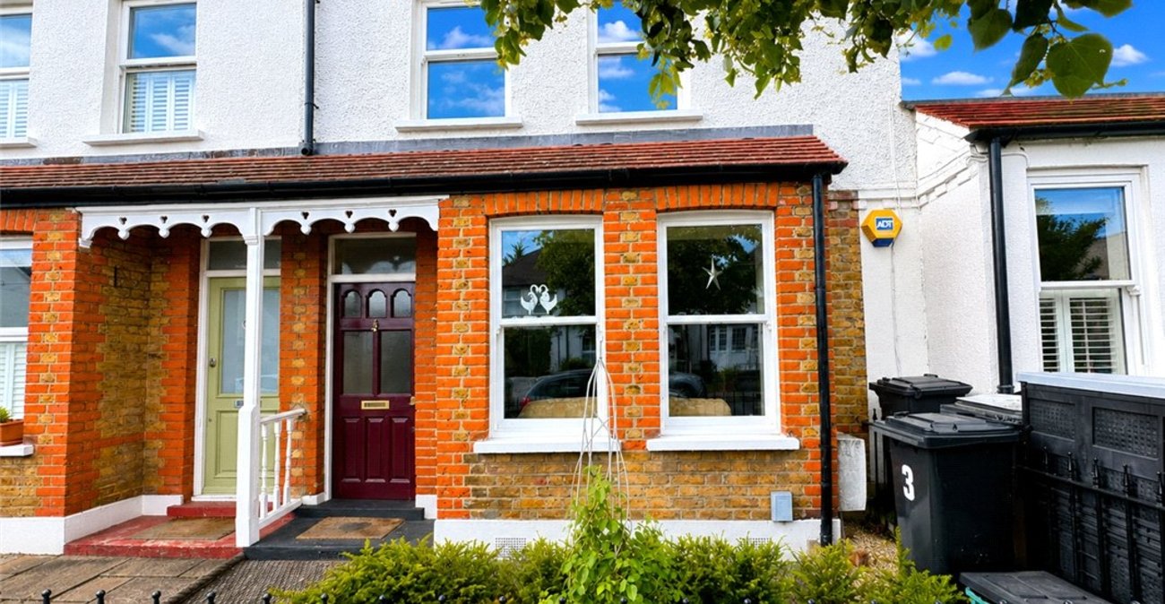 3 bedroom house for sale in Bromley | Robinson Jackson