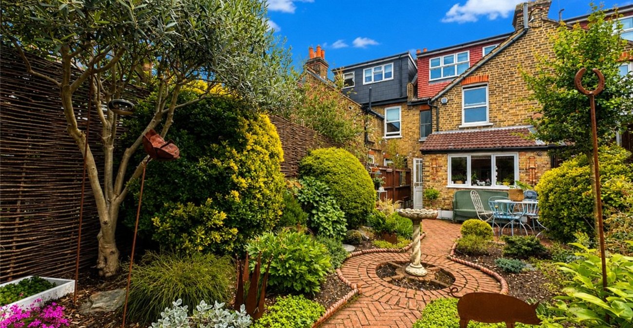 3 bedroom house for sale in Bromley | Robinson Jackson