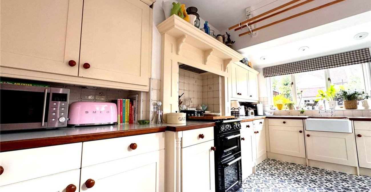 3 bedroom house for sale in Bromley | Robinson Jackson