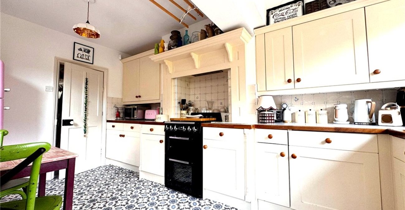 3 bedroom house for sale in Bromley | Robinson Jackson
