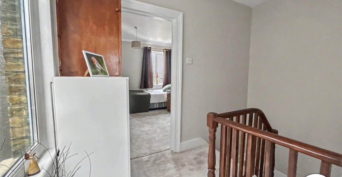 2 bedroom house for sale in Sidcup | Robinson Jackson