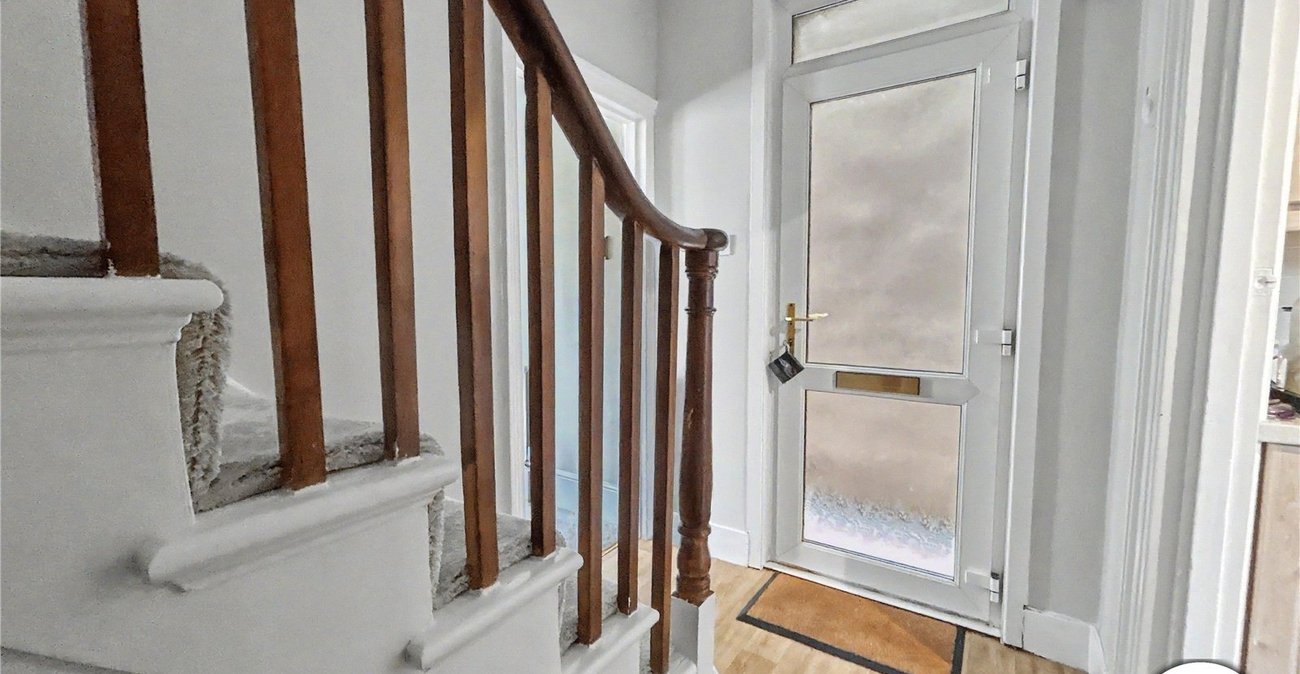 2 bedroom house for sale in Sidcup | Robinson Jackson