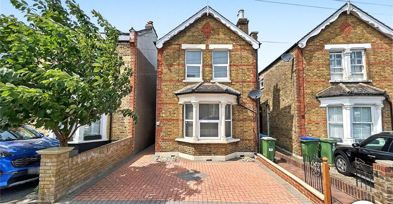 2 bedroom house for sale in Sidcup | Robinson Jackson