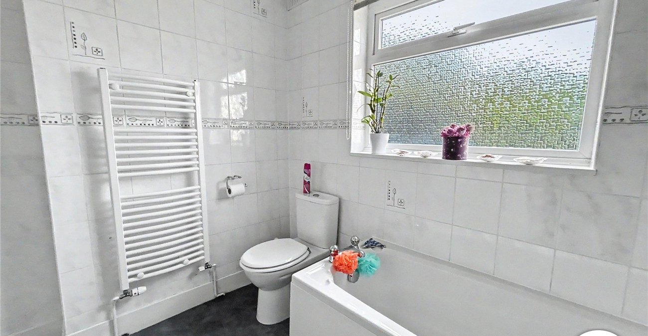 2 bedroom house for sale in Sidcup | Robinson Jackson
