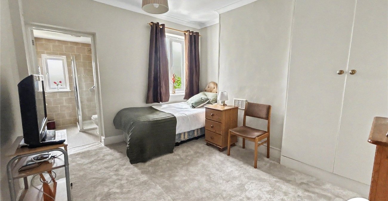 2 bedroom house for sale in Sidcup | Robinson Jackson