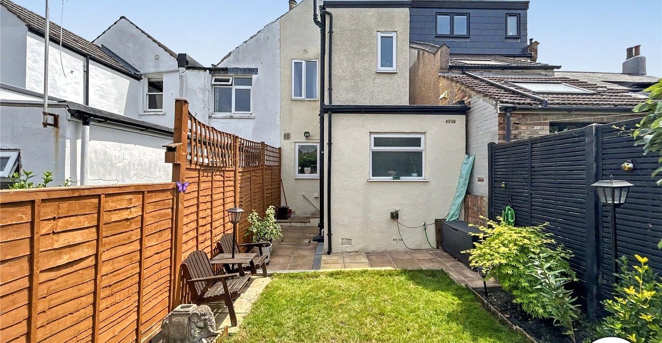2 bedroom house for sale in Sidcup | Robinson Jackson