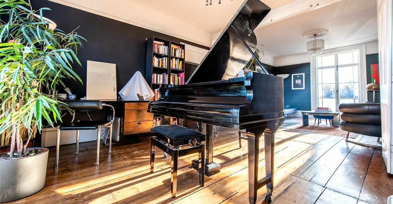 4 bedroom house for sale in Gravesend | Robinson Michael & Jackson