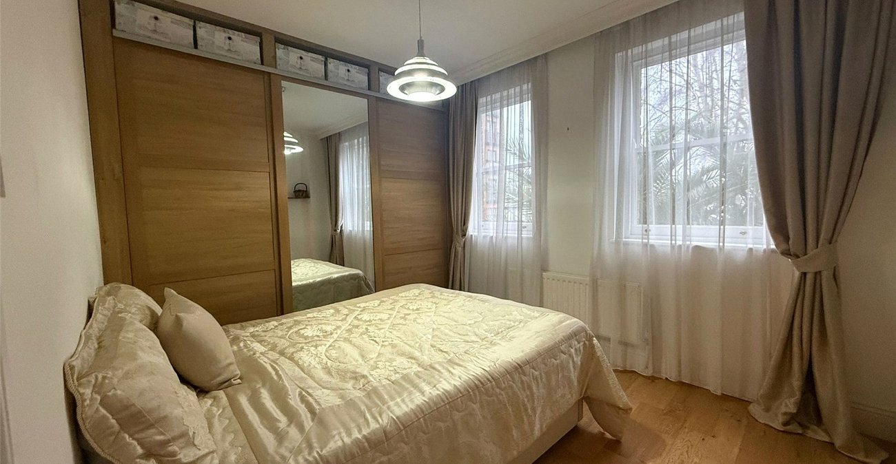 1 bedroom property for sale in 88 West Street | Robinson Michael & Jackson