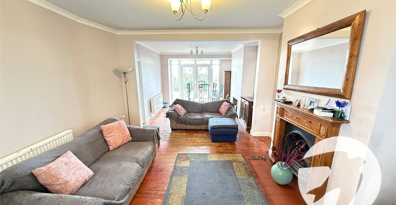 4 bedroom house for sale in London | Robinson Jackson
