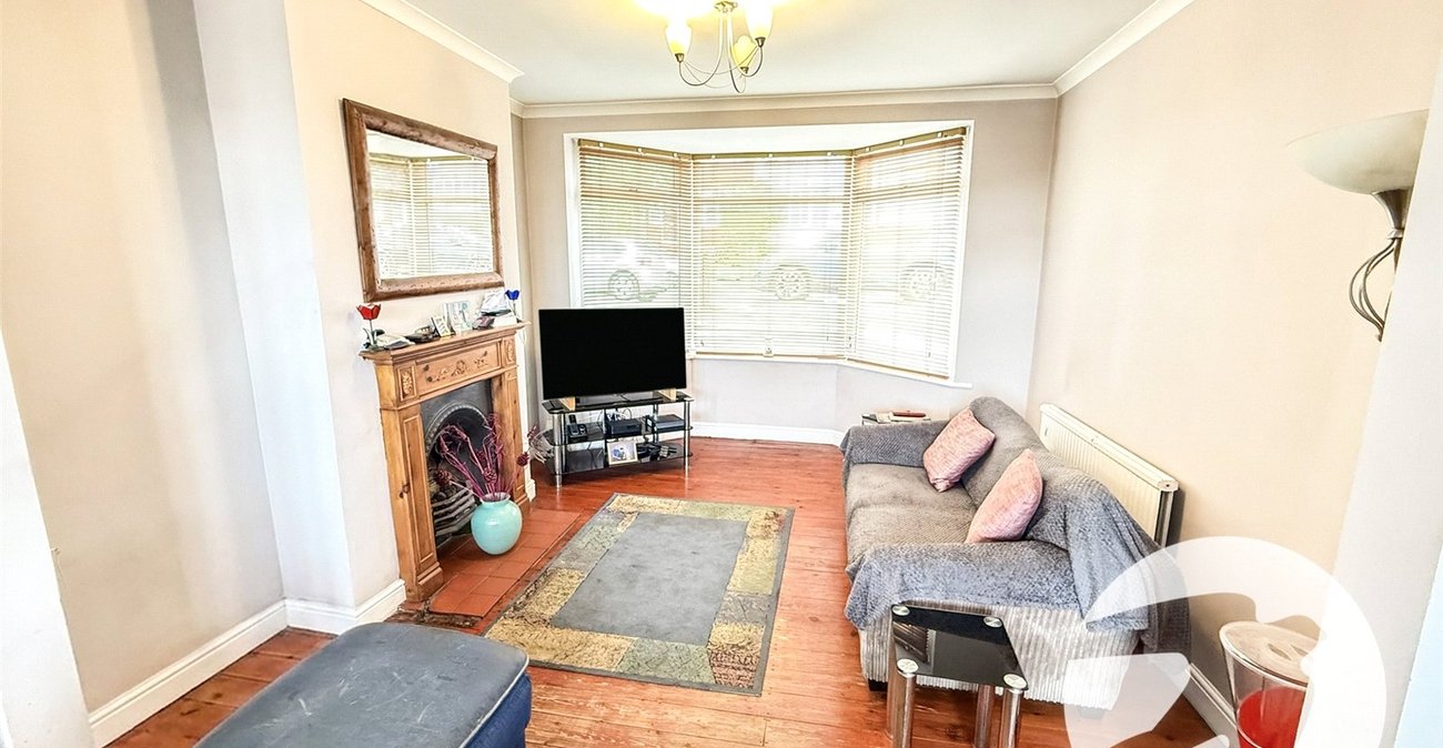 4 bedroom house for sale in London | Robinson Jackson