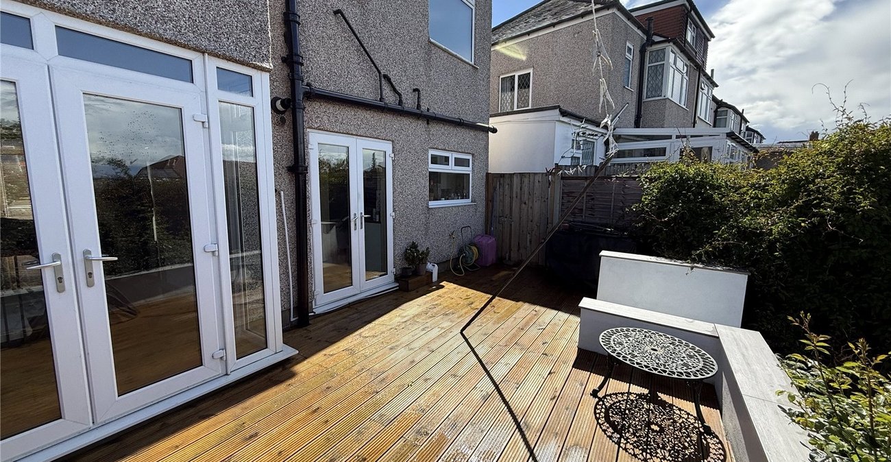 4 bedroom house for sale in London | Robinson Jackson