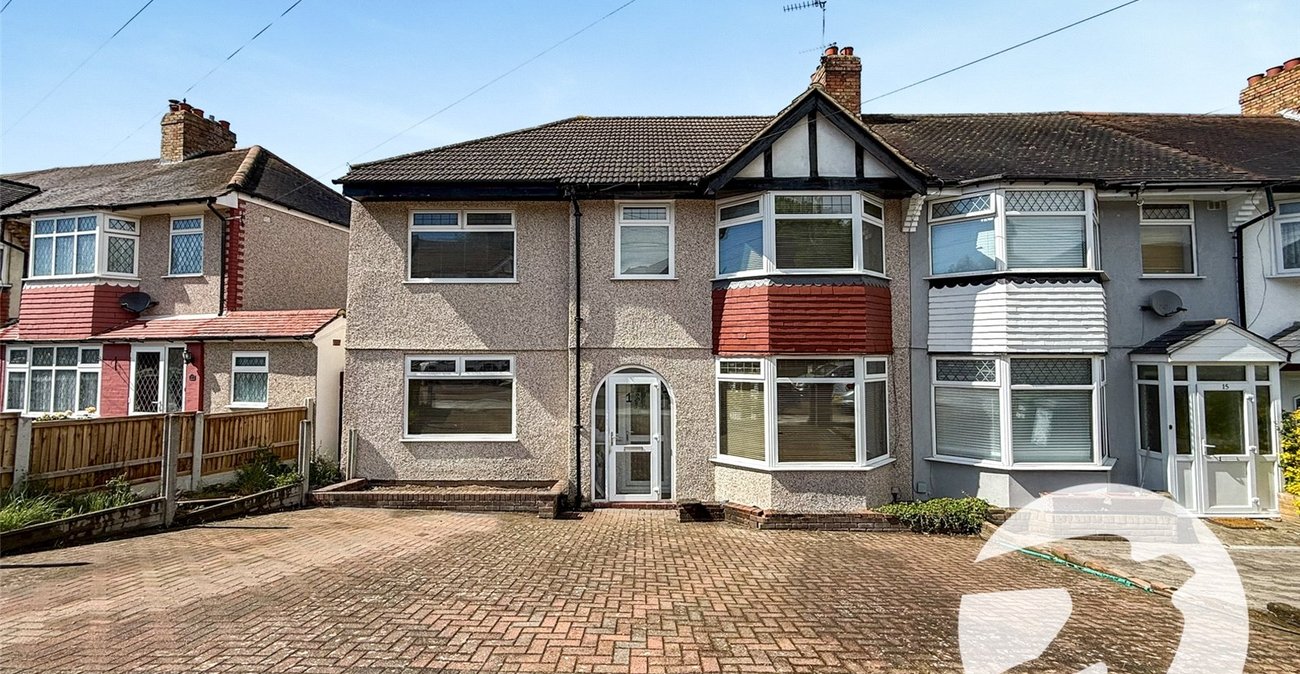 4 bedroom house for sale in London | Robinson Jackson