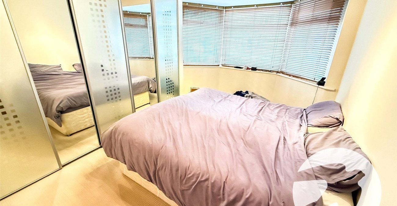 4 bedroom house for sale in London | Robinson Jackson