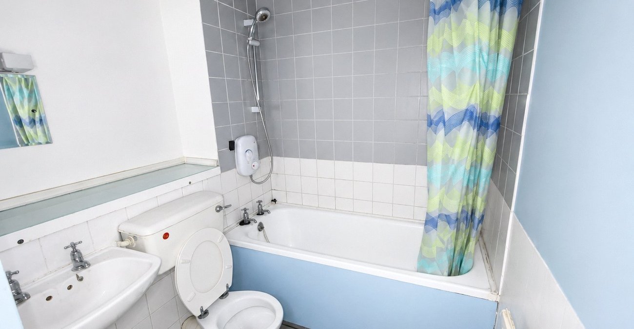 2 bedroom property for sale in Shooters Hill | Robinson Jackson