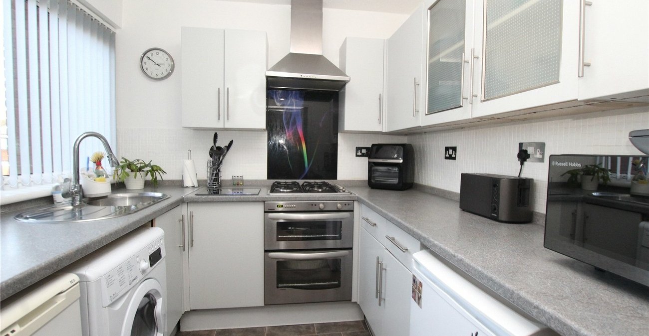 2 bedroom property for sale in Shooters Hill | Robinson Jackson