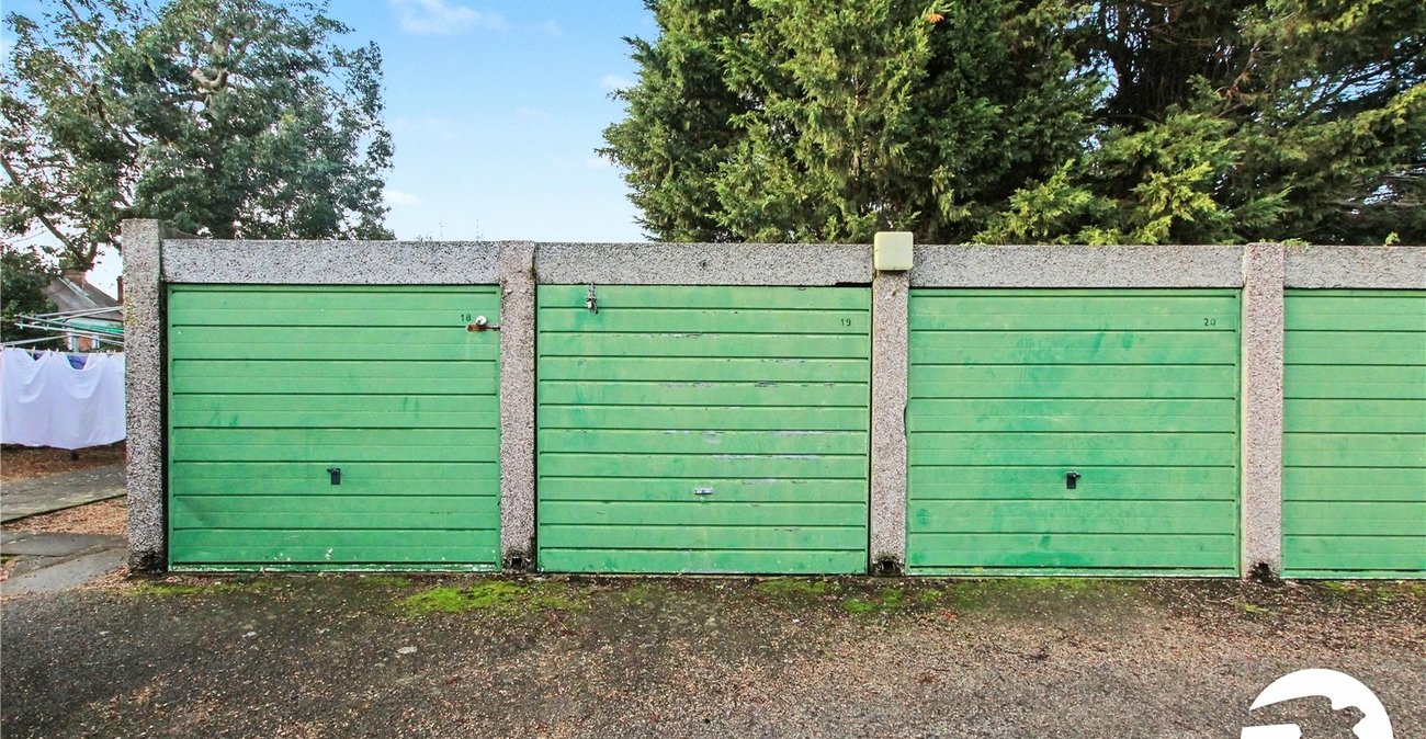 2 bedroom property for sale in Shooters Hill | Robinson Jackson