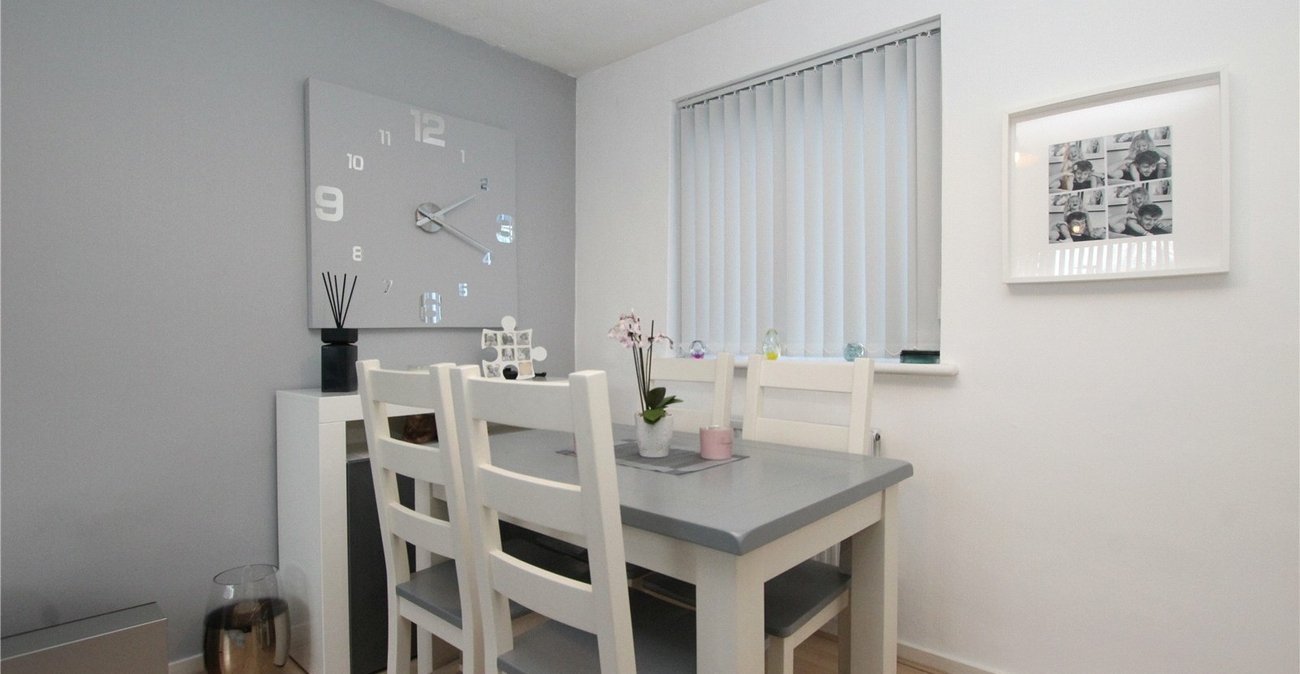 2 bedroom property for sale in Shooters Hill | Robinson Jackson