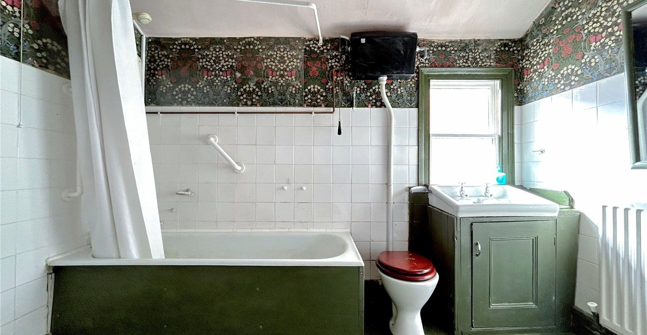 4 bedroom house for sale in Gillingham | Robinson Michael & Jackson