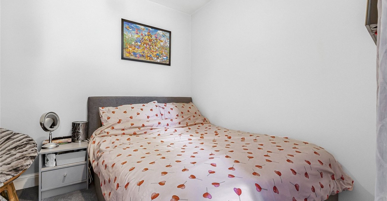 1 bedroom property for sale in Gravesend | Robinson Michael & Jackson