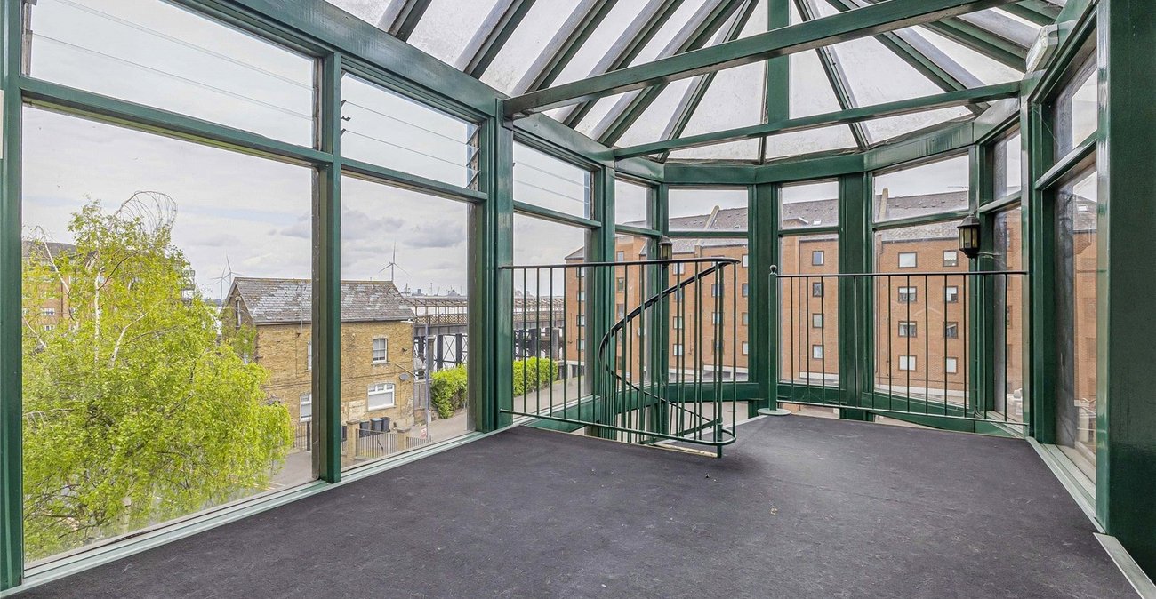 1 bedroom property for sale in Gravesend | Robinson Michael & Jackson