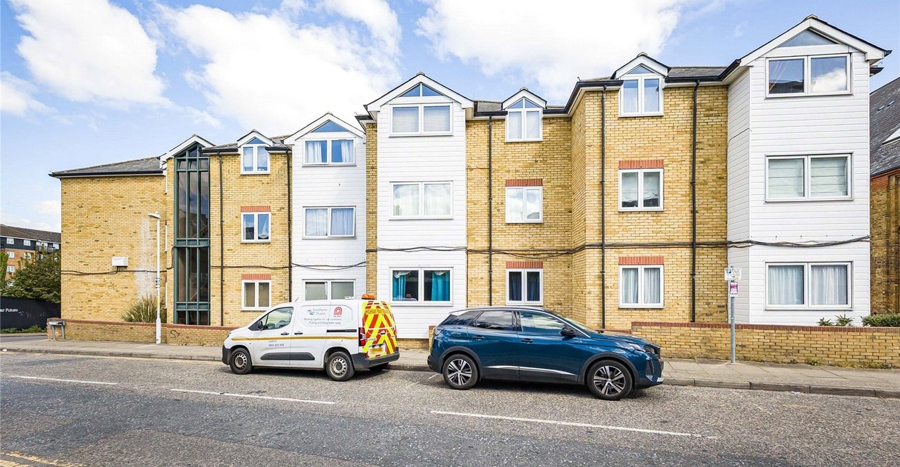 1 bedroom property for sale in Gravesend | Robinson Michael & Jackson