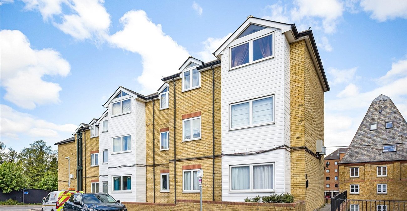 1 bedroom property for sale in Gravesend | Robinson Michael & Jackson
