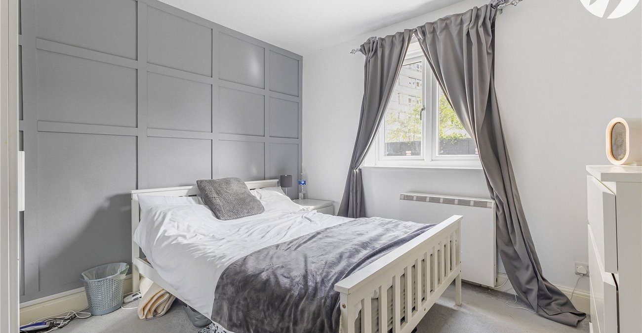 1 bedroom property for sale in Gravesend | Robinson Michael & Jackson