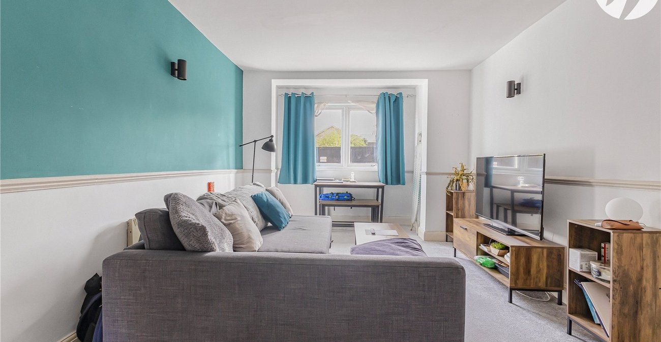 1 bedroom property for sale in Gravesend | Robinson Michael & Jackson
