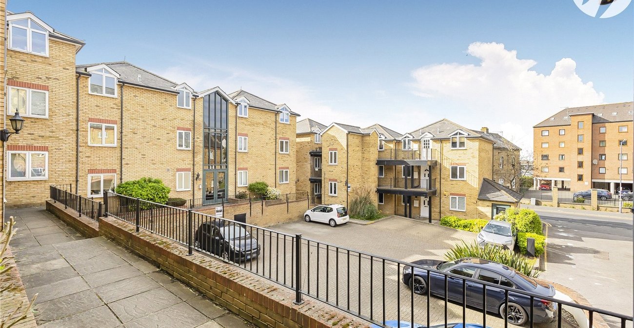1 bedroom property for sale in Gravesend | Robinson Michael & Jackson