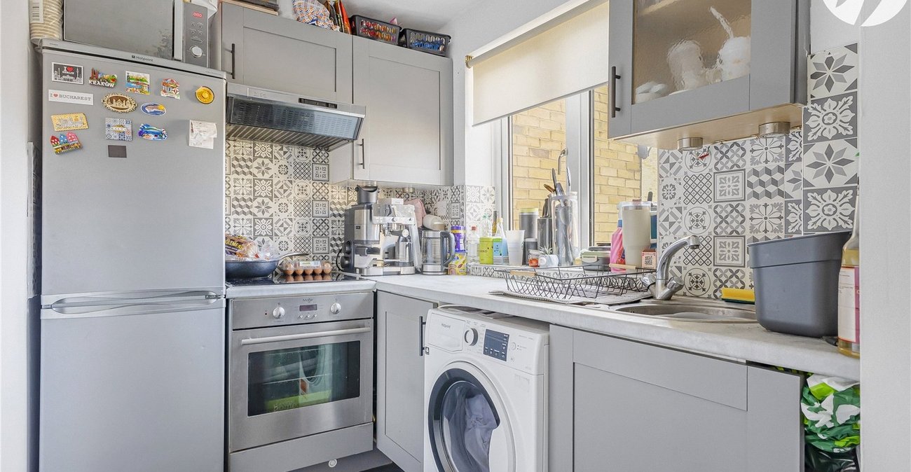 1 bedroom property for sale in Gravesend | Robinson Michael & Jackson