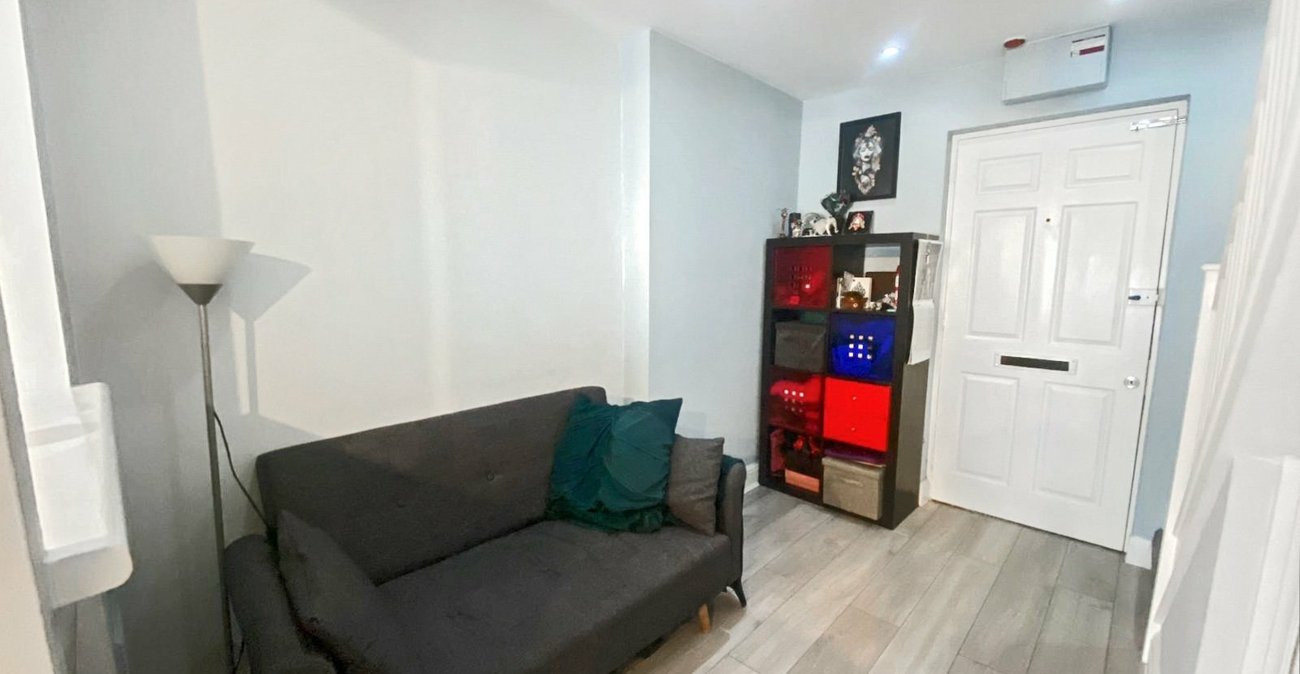 1 bedroom property for sale in Gravesend | Robinson Michael & Jackson