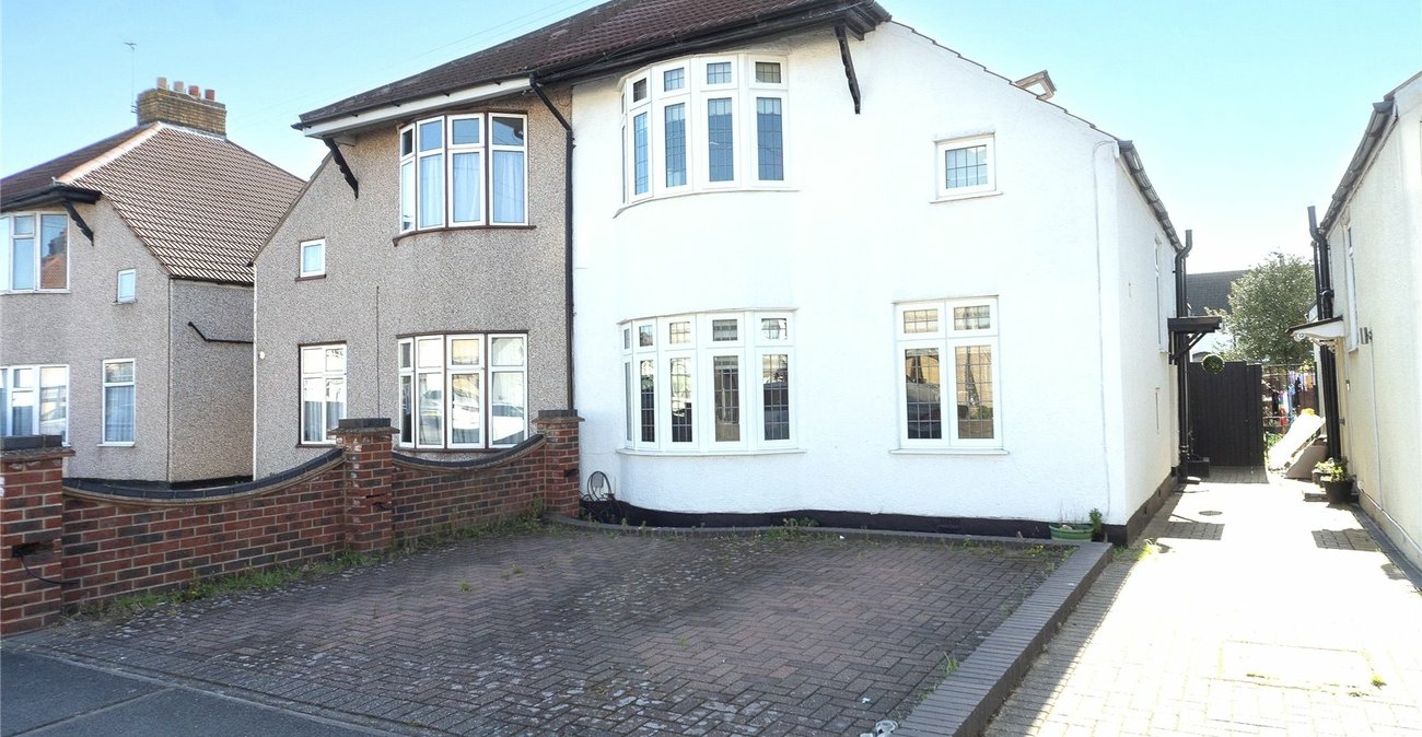4 bedroom house for sale in Welling | Robinson Jackson