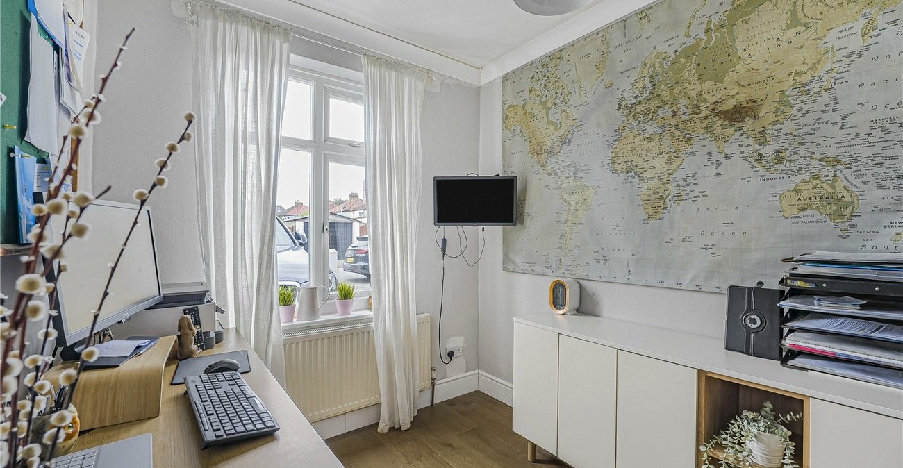 4 bedroom house for sale in Welling | Robinson Jackson