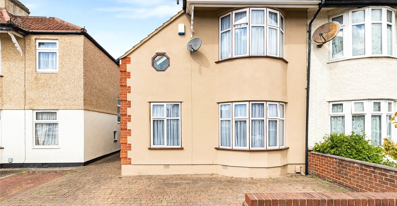4 bedroom house for sale in Welling | Robinson Jackson