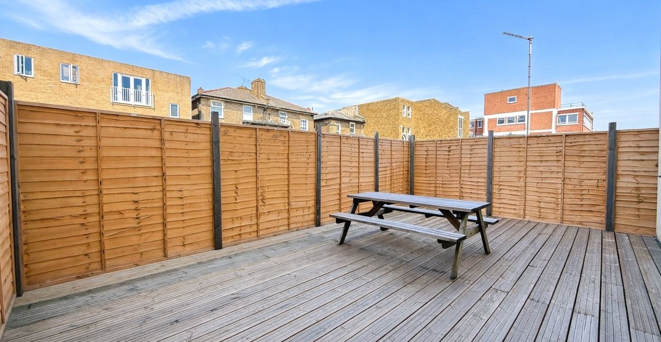 1 bedroom property for sale in London | Robinson Jackson