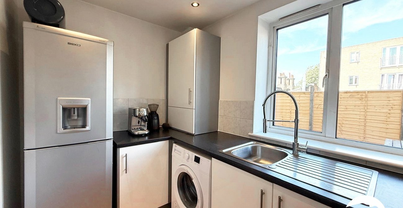 1 bedroom property for sale in London | Robinson Jackson