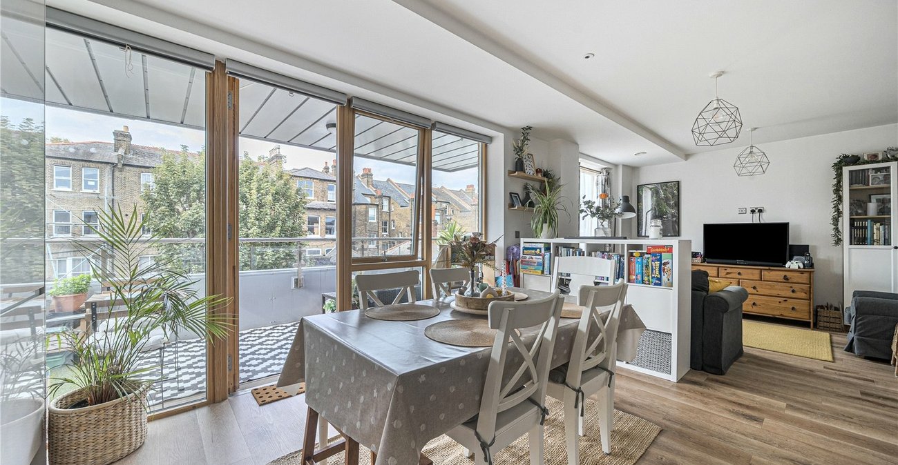 2 bedroom property for sale in Forest Hill | Robinson Jackson