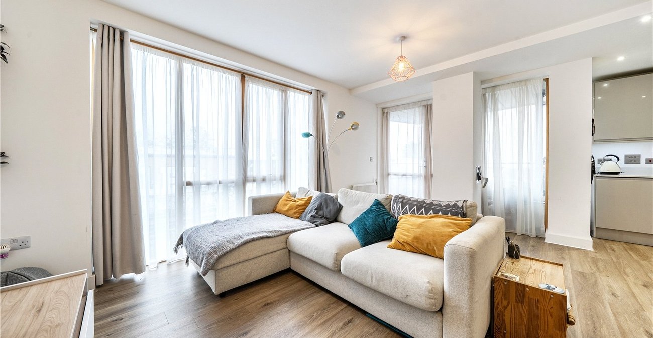 3 bedroom property for sale in Forest Hill | Robinson Jackson