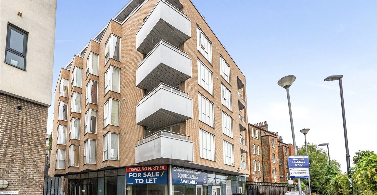 3 bedroom property for sale in Forest Hill | Robinson Jackson