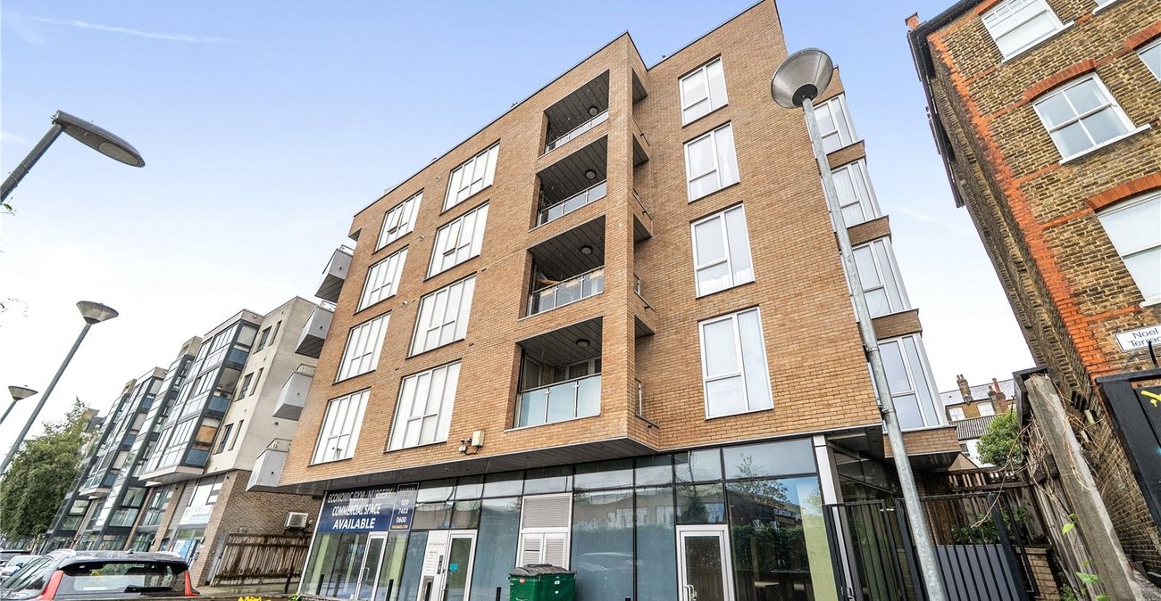 3 bedroom property for sale in Forest Hill | Robinson Jackson