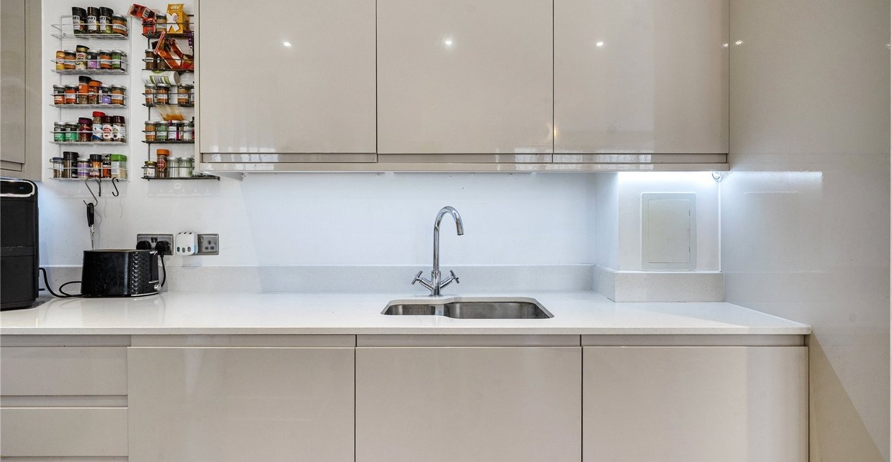 3 bedroom property for sale in Forest Hill | Robinson Jackson