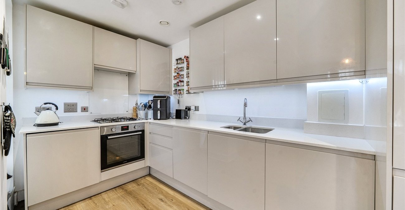 3 bedroom property for sale in Forest Hill | Robinson Jackson