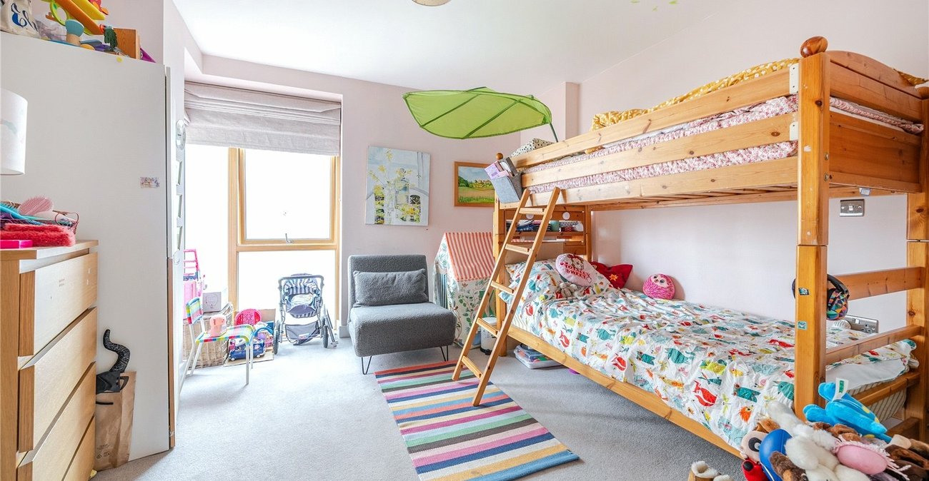 2 bedroom property for sale in London | Robinson Jackson