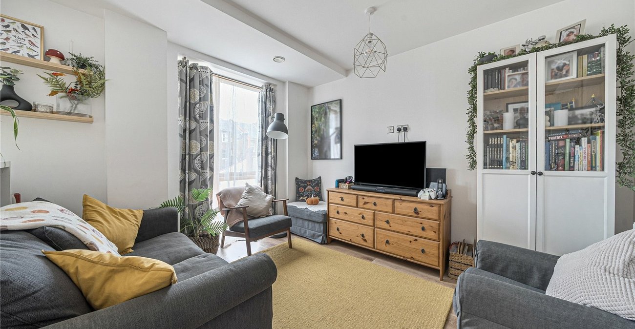 2 bedroom property for sale in  | Robinson Jackson